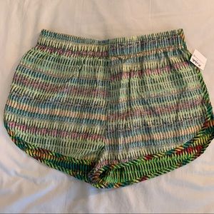 Cotton Beach Short in a rasta color print